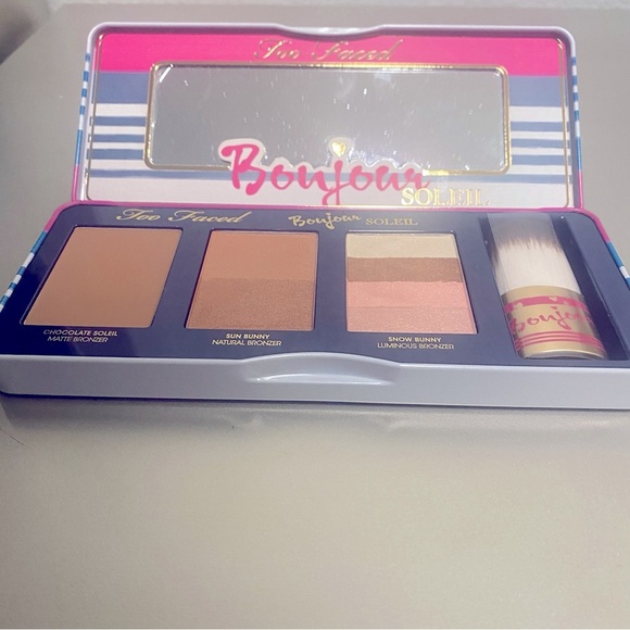 New Too Faced Bonjour Soleil Limited Edition Summer Bronzing Wardrobe - Picture 6 of 8